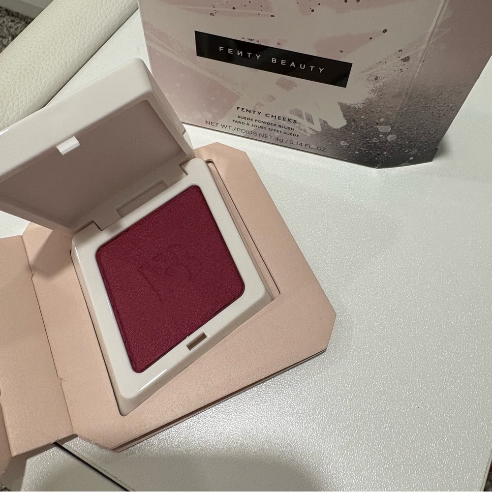 Fenty Beauty Cheeks Out Blush- Summertime Wine NEW